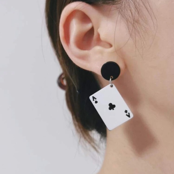 ♣️ Awesome Large Ace Of Clubs Playing Card Studs Earrings ♣️ - Picture 1 of 4